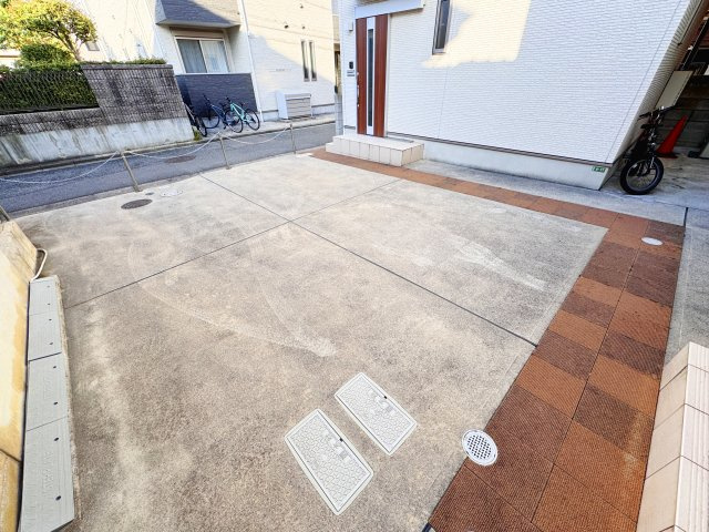 大須コート（戸建て）の駐車場