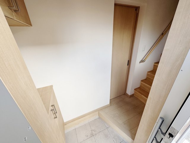 大須コート（戸建て）の玄関