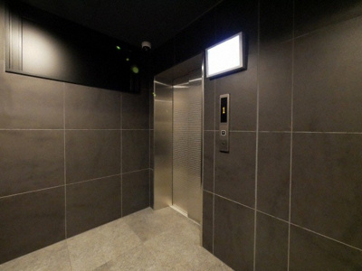 【ロビー】 | フォーリアライズ弁天町クロス