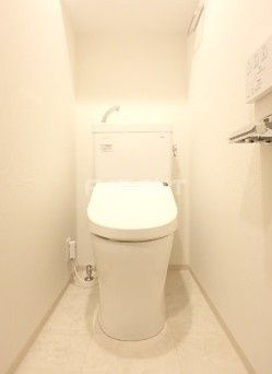 新品家具付きマンション子安通4(KaGood神奈川)のトイレ