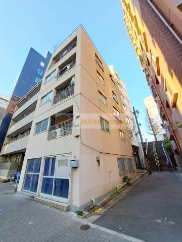 杉並区荻窪４丁目の賃貸マンションのエントランス