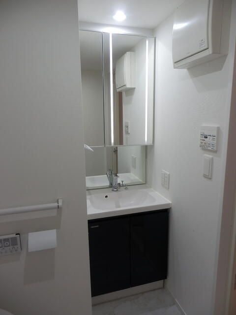 ユリカロゼＡＺ志村坂上の独立洗面台