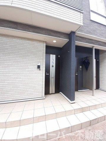 アベニュー　メールのエントランス