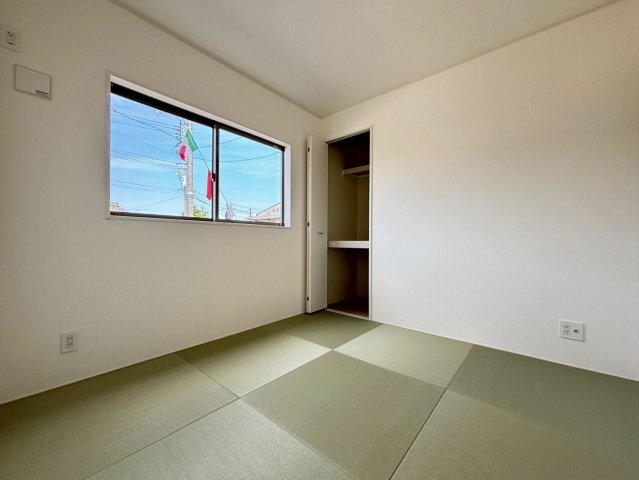 クワイエ　大垣市内原第１　全４区画分譲の和室|一室あると便利な和室は、ご来客時はもちろん、お子様のお昼寝や遊び場、寝室としてもご利用いただけます。
日本の良き文化を引き継ぐ、色々な用途で使える、癒しの空間です。