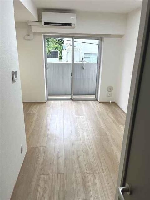 Ｂ　ＣＩＴＹ　ＡＰＡＲＴＭＥＮＴ　ＳＨＩＮＪＵＫＵ　ＮＷの居間・リビング