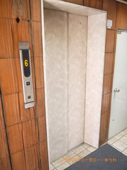 【その他共用部分】 | ニューハイツ大和 | 階段移動の手間を省く現代の必需設備です。