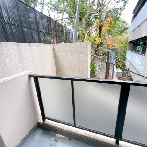 パインクレスト信濃町のバルコニー