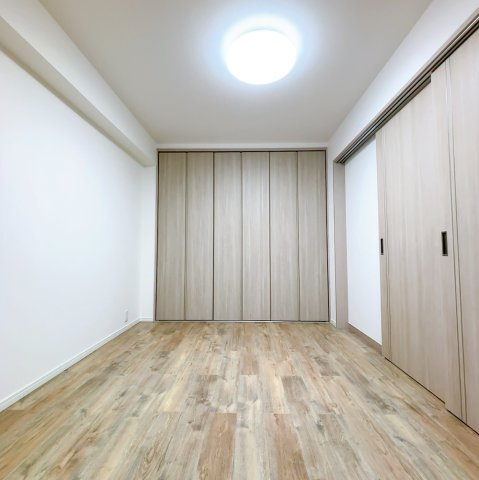 パインクレスト信濃町の洋室