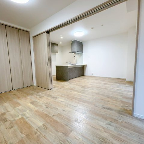 パインクレスト信濃町の洋室
