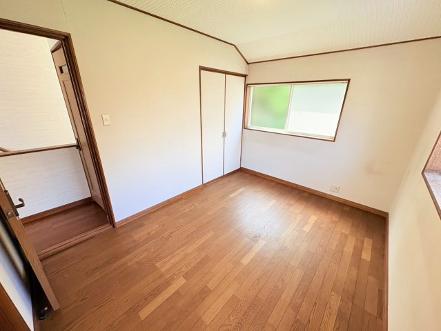 神戸市北区山田町上谷上字古々山　中古戸建の洋室