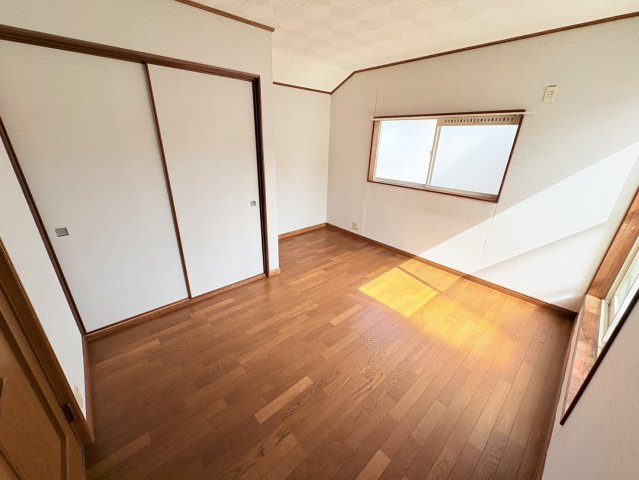 神戸市北区山田町上谷上字古々山　中古戸建の洋室