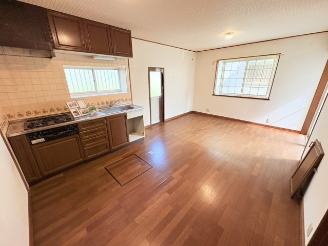 神戸市北区山田町上谷上字古々山　中古戸建の居間・リビング