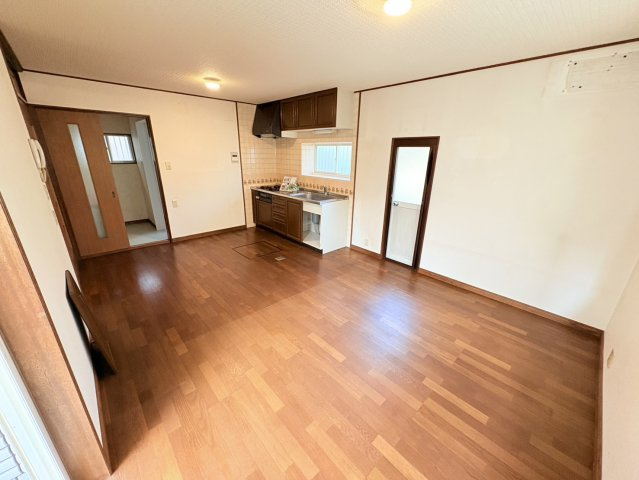 神戸市北区山田町上谷上字古々山　中古戸建の居間・リビング