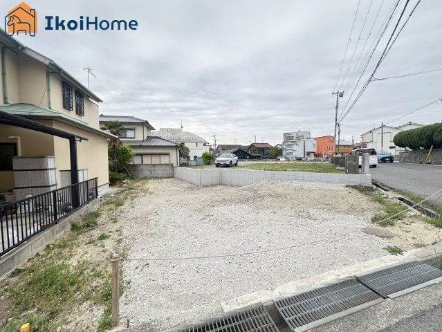明石市朝霧町１丁目　土地の外観|大蔵谷駅徒歩3分！人気の人丸小学校エリアです！角地で開放感がございます！解体不要な更地！間口広々♪