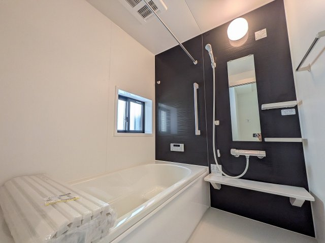 八王子市　弐分方町　新築一戸建て　１０期の浴室|～のびのびくつろげるバスルーム　１日の締めくくりに癒やしのバスタイムを～
