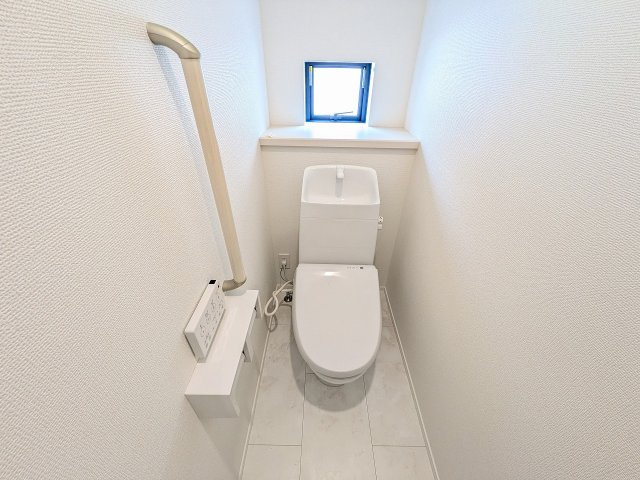 八王子市　弐分方町　新築一戸建て　１０期のトイレ|～暖房温水洗浄機能付きトイレ　冬場は特に嬉しい機能ですね～