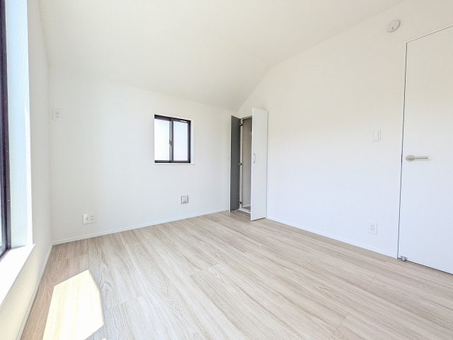 八王子市　弐分方町　新築一戸建て　１０期の収納|～収納力の高いクローゼット完備～