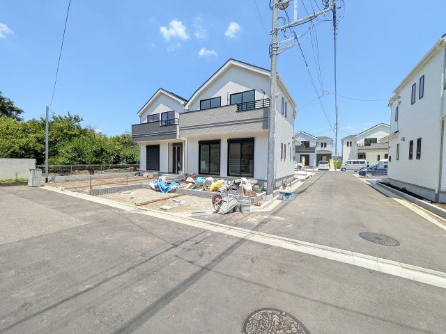 八王子市　弐分方町　新築一戸建て　１０期の前面道路含む現地写真|～南6ｍ・東5ｍ道路に面しています～