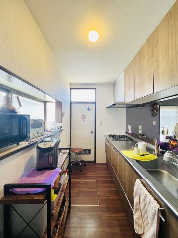 みどり市笠懸町鹿のキッチン|作業スペースも広く、収納も充実のキッチン♪