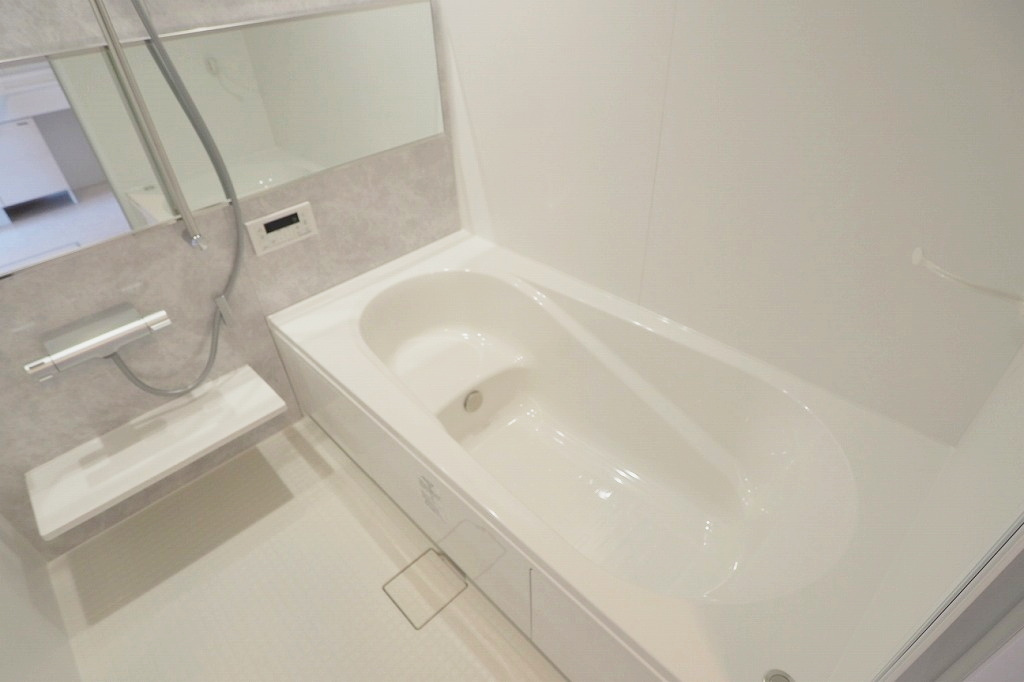 トラディション古市の浴室