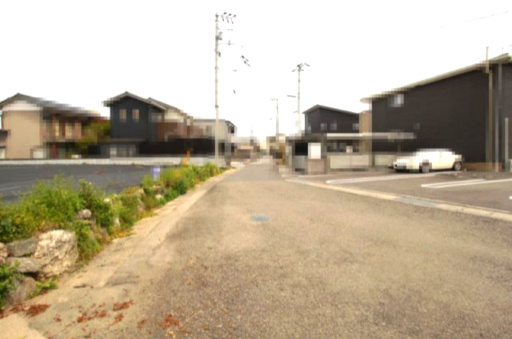 土佐市高岡町乙　B号地　建築条件なし　売土地　（全2区画）の前面道路含む現地写真|角地　北西　幅:33.7ｍ 公道 接面:10.7ｍ／南　幅:4.0ｍ　公道　接面:20.5ｍ