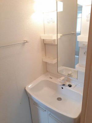 【洗面所】 | アルカンシェルＢ | 広い洗面スペース