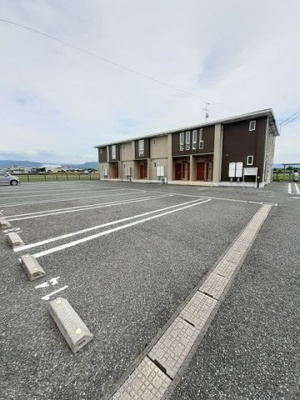 【駐車場】 | アルカンシェルＢ | 駐車場に車を止められます