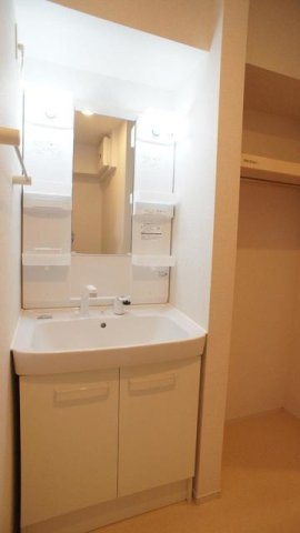 セレッソ入輪戸Ⅰの洗面所|忙しい朝には欠かせない洗面所です