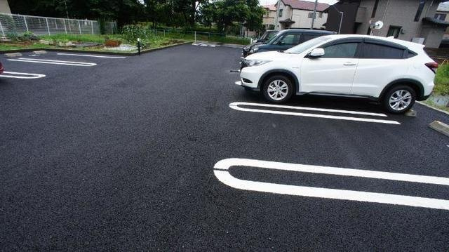 セレッソ入輪戸Ⅰの駐車場|車をお持ちの方に嬉しい駐車場付きの物件です