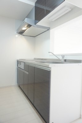 リブリ・八木Ⅱのキッチン|お料理しやすいキッチンです