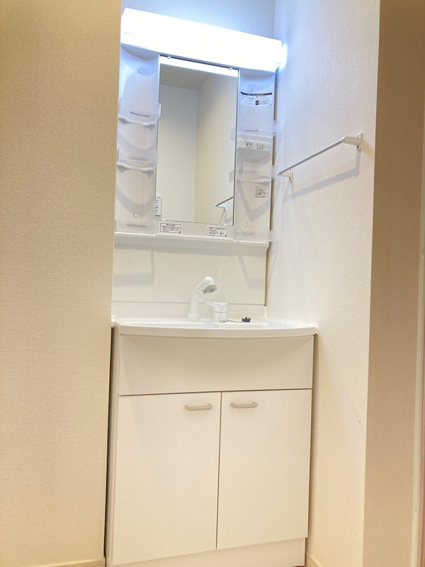 グレイス幕張Ⅰの洗面所|脱衣スペースもあります