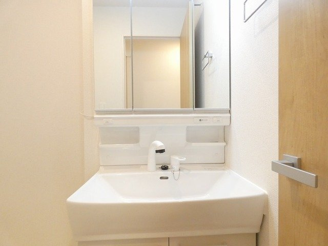 キッサ　Ⅰの洗面所|脱衣スペースもあります