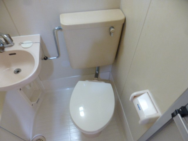 東今宿中村コーポⅠのトイレ