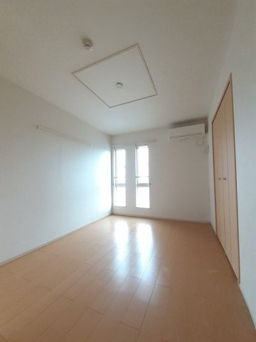 フェリーチェ　デュエの内装|明るい室内です