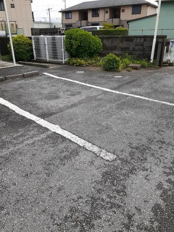グランディア菅沼の駐車場|駐車場があるので、車を買う予定の方も安心です