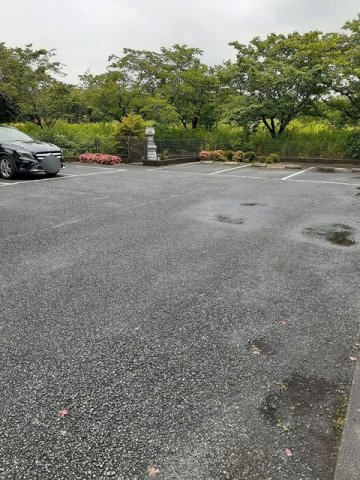 ソレアードメゾンＢの駐車場|駐車場があるので、車を買う予定の方も安心です