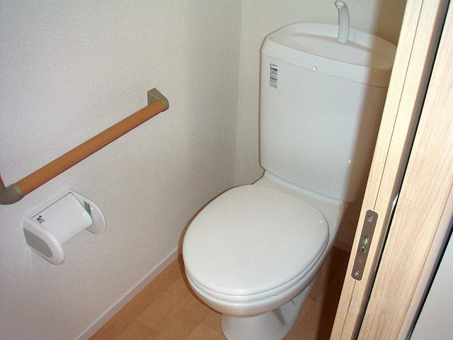 Ｖｉｌｌａ　Ｆｏｒｔ　Ｌａｕｄｅｒｄａｌｅ　Ｂ棟のトイレ|シンプルで使いやすいトイレです