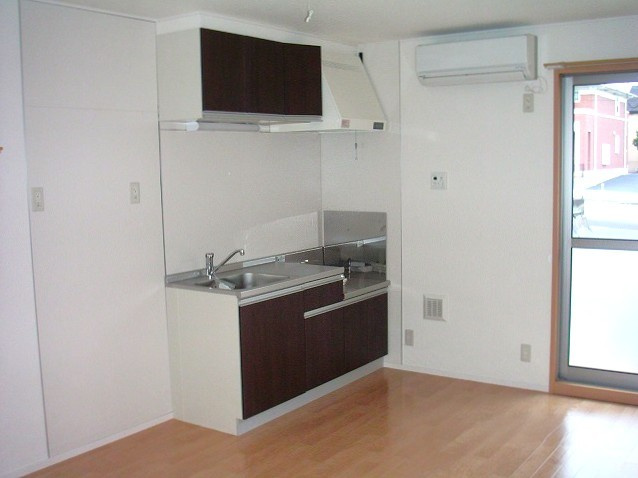 Ｖｉｌｌａ　Ｆｏｒｔ　Ｌａｕｄｅｒｄａｌｅ　Ｂ棟の居間・リビング|こちらのリビングで趣味の時間をお楽しみください