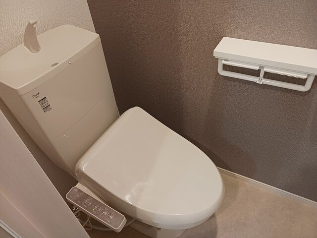 サニーフラットⅡのトイレ|ゆったりとした空間のトイレです