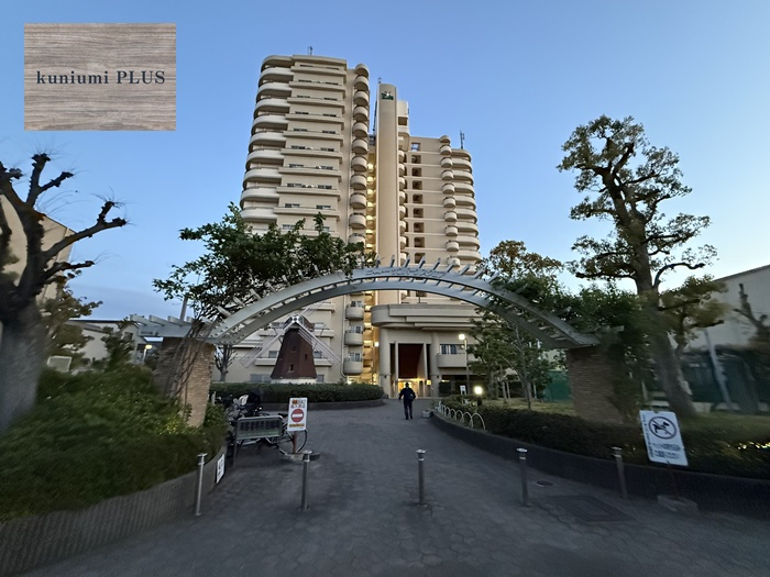 シャトーサンパークスクエアの外観
