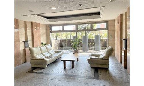 コアマンション国分ネクステージのその他共用部分|エントランスホールの様子です