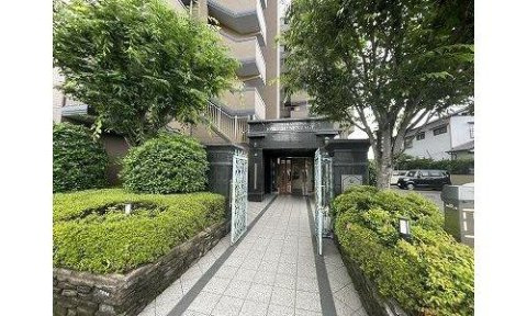 コアマンション国分ネクステージのその他共用部分|エントランスの様子です