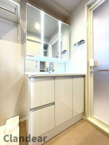 ライオンズマンション東日暮里第二の独立洗面台|ドキドキの新生活も、安心してスタート。ぴったりの住まいを見つけませんか？クランディアが一緒に住まい選びをサポートします‼　まずは、お気軽にお問合せください　＃クランディア