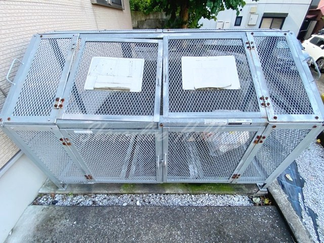 リースランド追浜のその他共用部分|敷地内ゴミ置き場あり♪