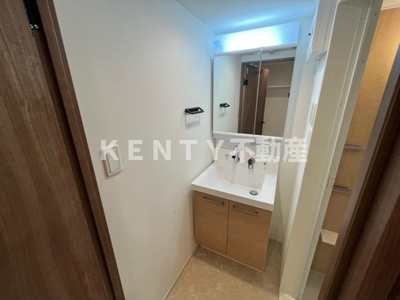 【洗面所】 | ＷＨＡＲＦ大井町ｗｅｓｔ | 洗面所です