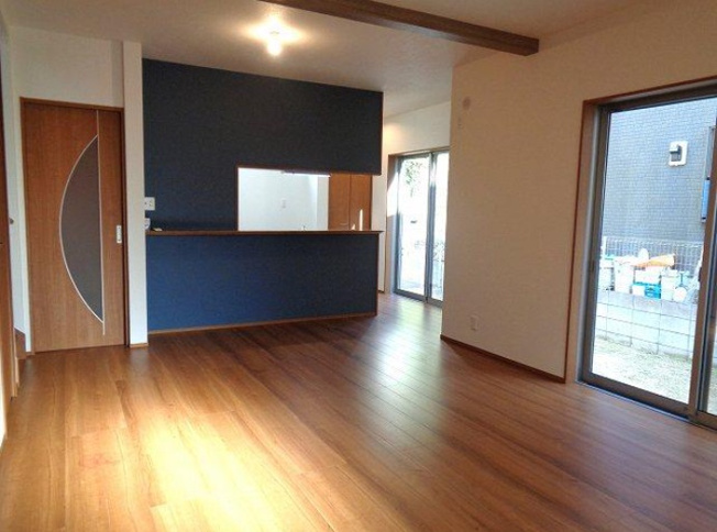 【居間・リビング】 | 成田市久住中央4丁目　中古戸建て | リビング