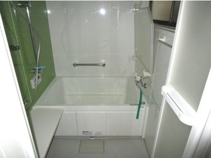 【水回りリフォーム済】高知市十津1丁目　中古一戸建ての浴室|清潔感あふれるバスルーム