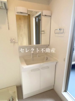 【洗面所】 | アイ・ヴィレッジ古閑中町Ｂ | 【アイ・ヴィレッジ古閑中町Ｂ】コンパクトで使いやすい洗面所