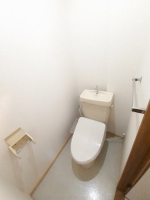 【トイレ】 | メゾンパーク前田 | ゆったりとした空間のトイレです