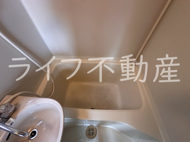 メゾンヤマト長堂の浴室|コンパクトで使いやすいお風呂です